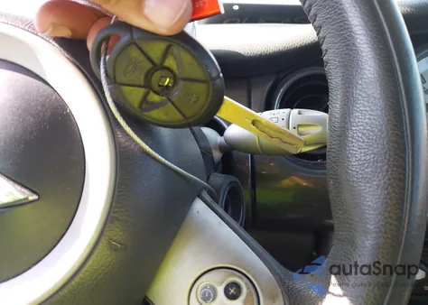 2006 Mini Cooper z USA, uszkodzony, nr VIN WMWRC33506TK18077